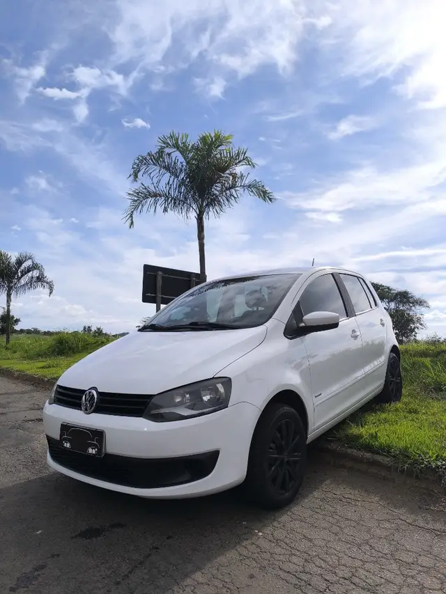 Carro Volkswagen Fox 2011 1.0 8V (Flex) 2p