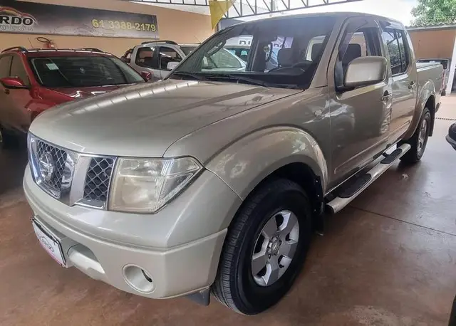 Carro Nissan Frontier 2009 SE 4x4 2.5 16V (cab. dupla)
