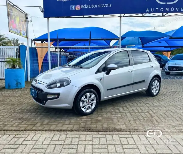 Carro Fiat Punto 2015 Attractive 1.4 (Flex)