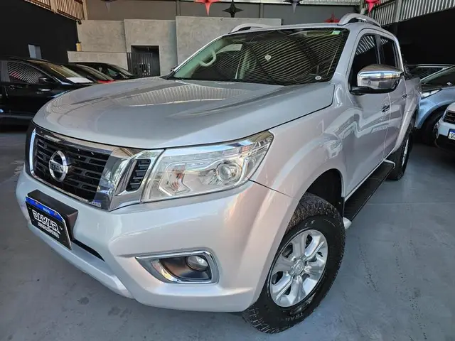 Carro Nissan Frontier 2017 2.3 TD CD LE 4x4 (Aut)