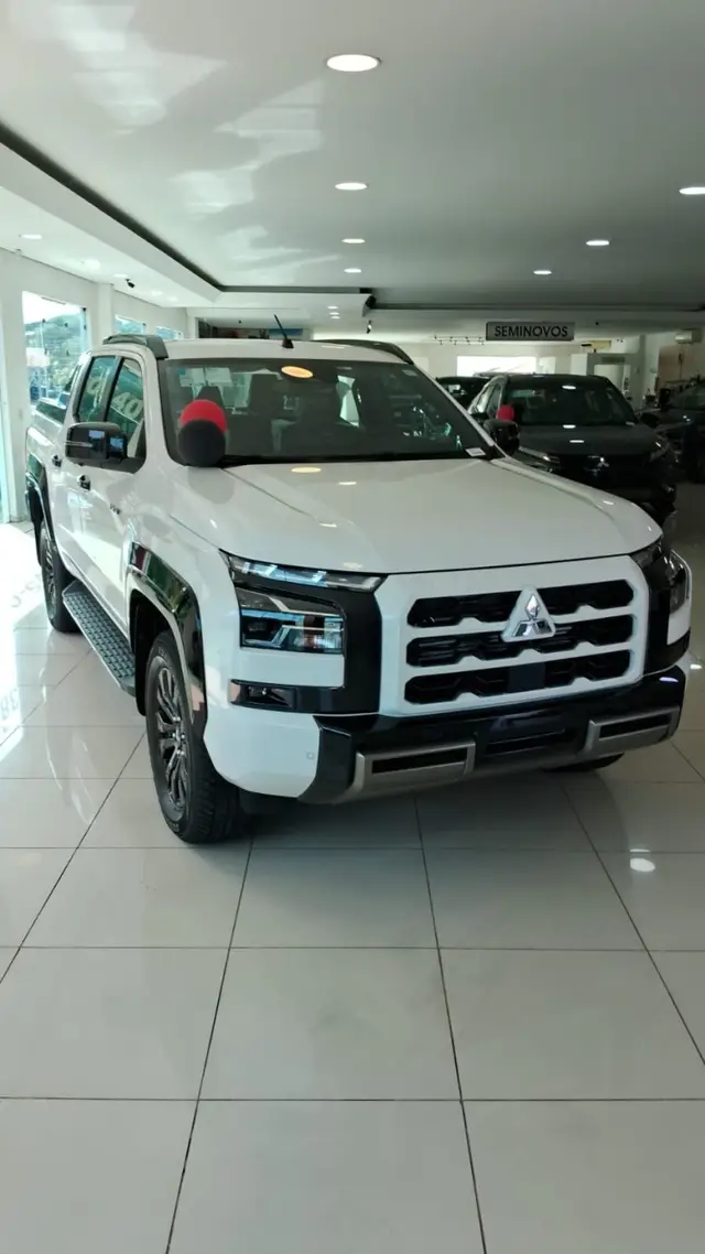 Carro Mitsubishi Triton 2026 Katana