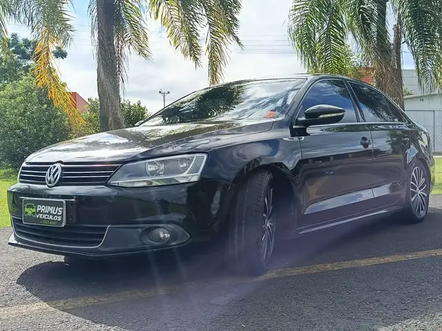 Carro Volkswagen Jetta 2013 2.0 Comfortline (Flex)