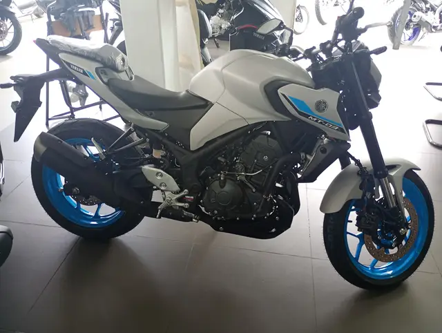 Carro Yamaha MT-03 2025 ABS