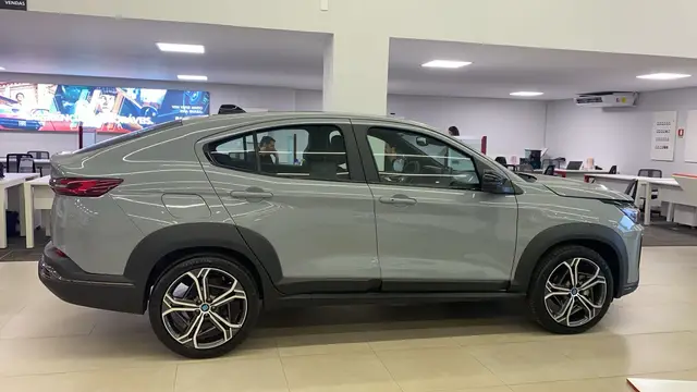 Carro Fiat Fastback 2025 Impetus T200 Hybrid