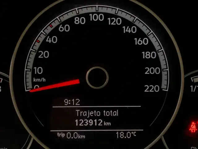Carro Volkswagen Up! 2018 1.0 12v TSI E-Flex Cross