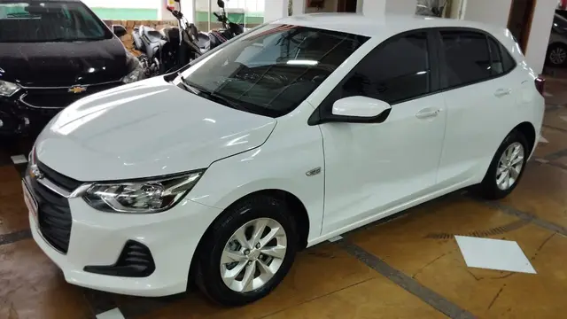 Carro Chevrolet Onix 2023 LT 1.0