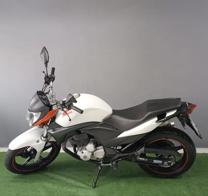Honda CB 300R Edição Especial