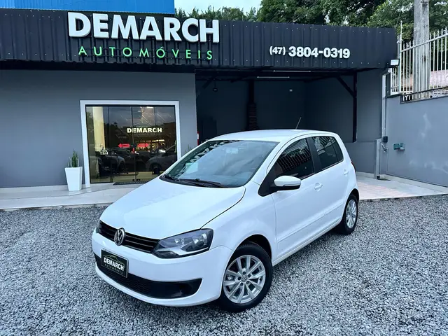 Carro Volkswagen Fox 2014 1.0 TEC (Flex) 4p