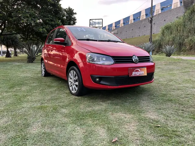Carro Volkswagen Fox 2014 1.0 TEC (Flex) 4p