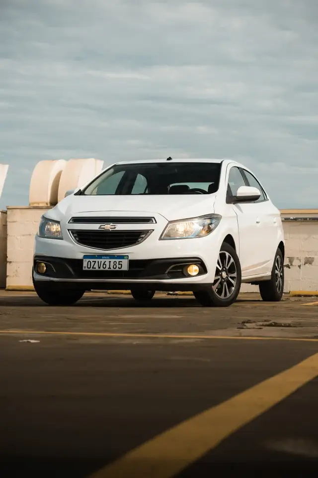 Carro Chevrolet Onix 2015 1.4 LTZ SPE/4 (Aut)