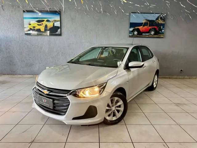 Carro Chevrolet Onix 2023 LT 1.0
