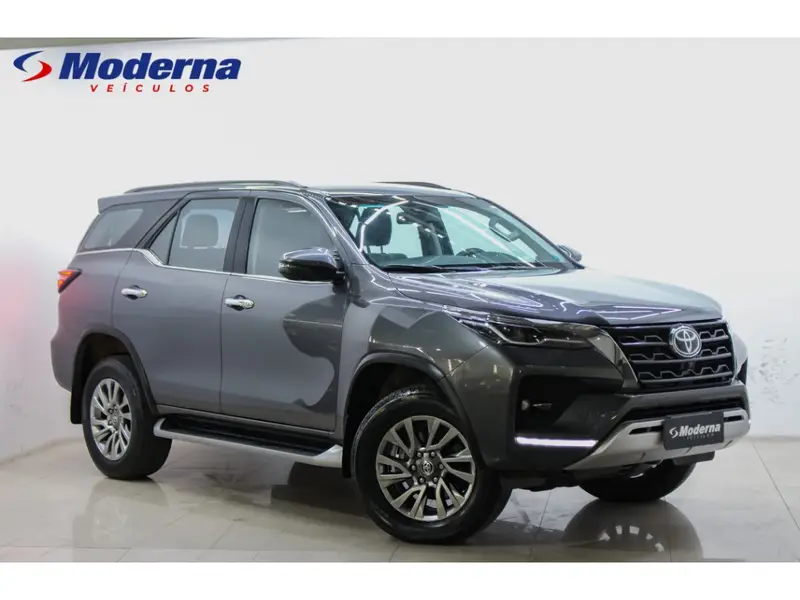 Toyota SW4 SRX 2.8 turbodiesel 7L 4x4 (Aut)