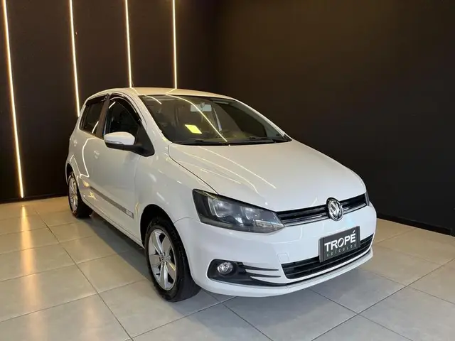 Carro Volkswagen Fox 2017 1.0 MPI Track (Flex)