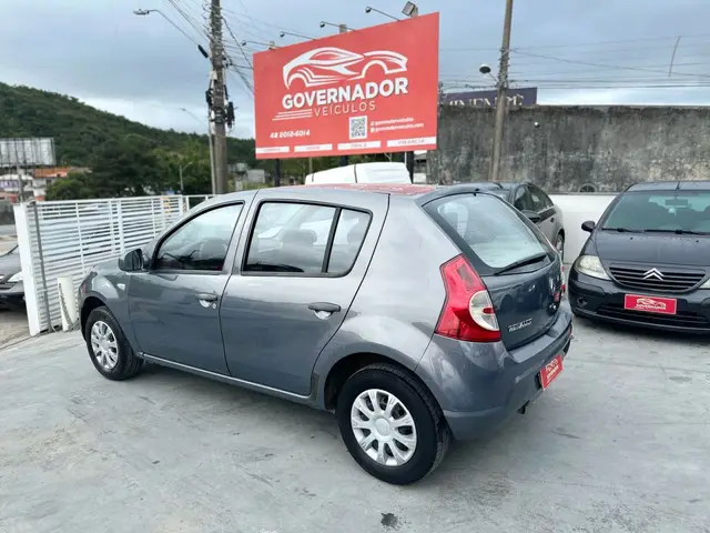 Carro Renault Sandero 2010 Authentique 1.6 8V Hi-Torque (flex)