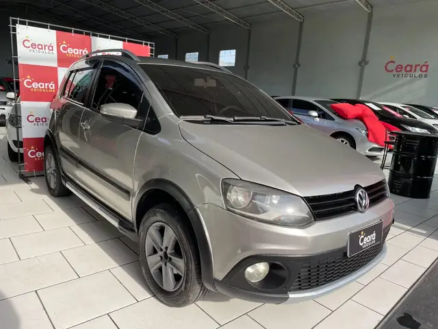 Carro Volkswagen CrossFox 2013 1.6 VHT (Flex)