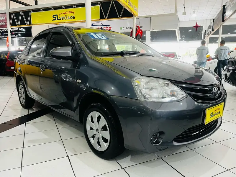 Toyota Etios Sedan XS 1.5 (Flex)
