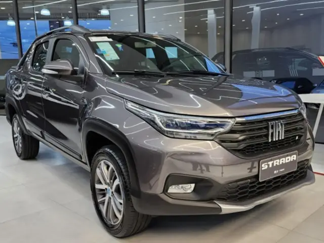 Carro Fiat Strada 2025 Volcano 1.3