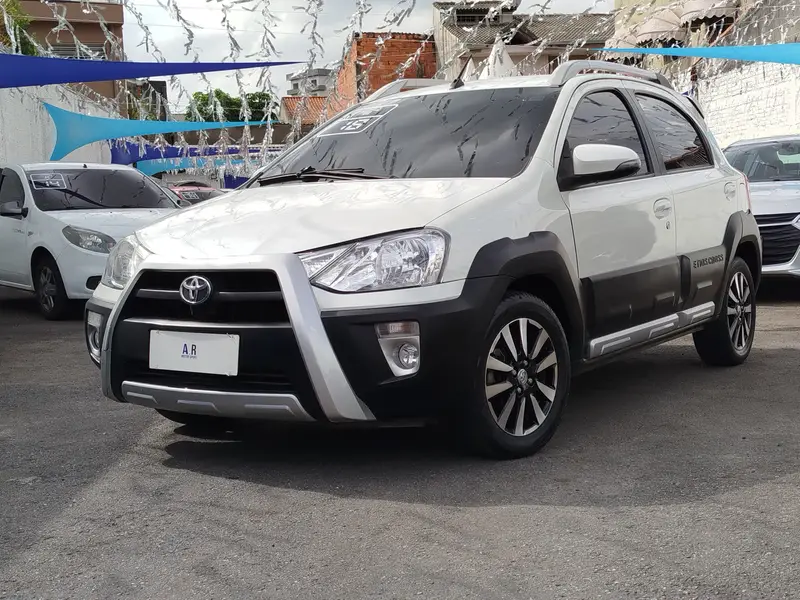 Toyota Etios Cross 1.5 (Aut) (Flex)