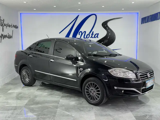 Carro Fiat Linea 2015 Essence 1.8 16V (Flex)