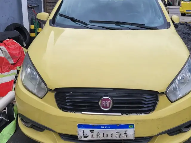 Carro Fiat Grand Siena 2017 Essence 1.6 16V (Flex)