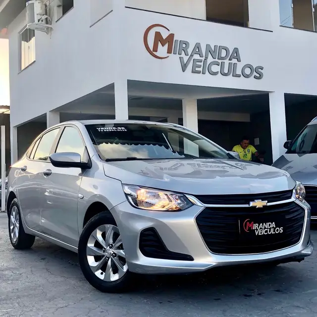 Carro Chevrolet Onix Plus 2023 LT 1.0