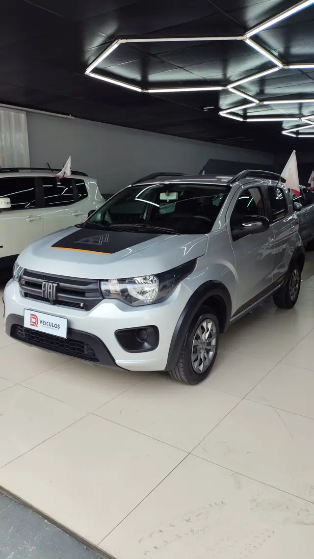 Carro Fiat Mobi 2024 Trekking 1.0