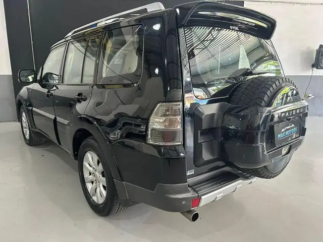 Carro Mitsubishi Pajero Full 2010 HPE 3.8 3p