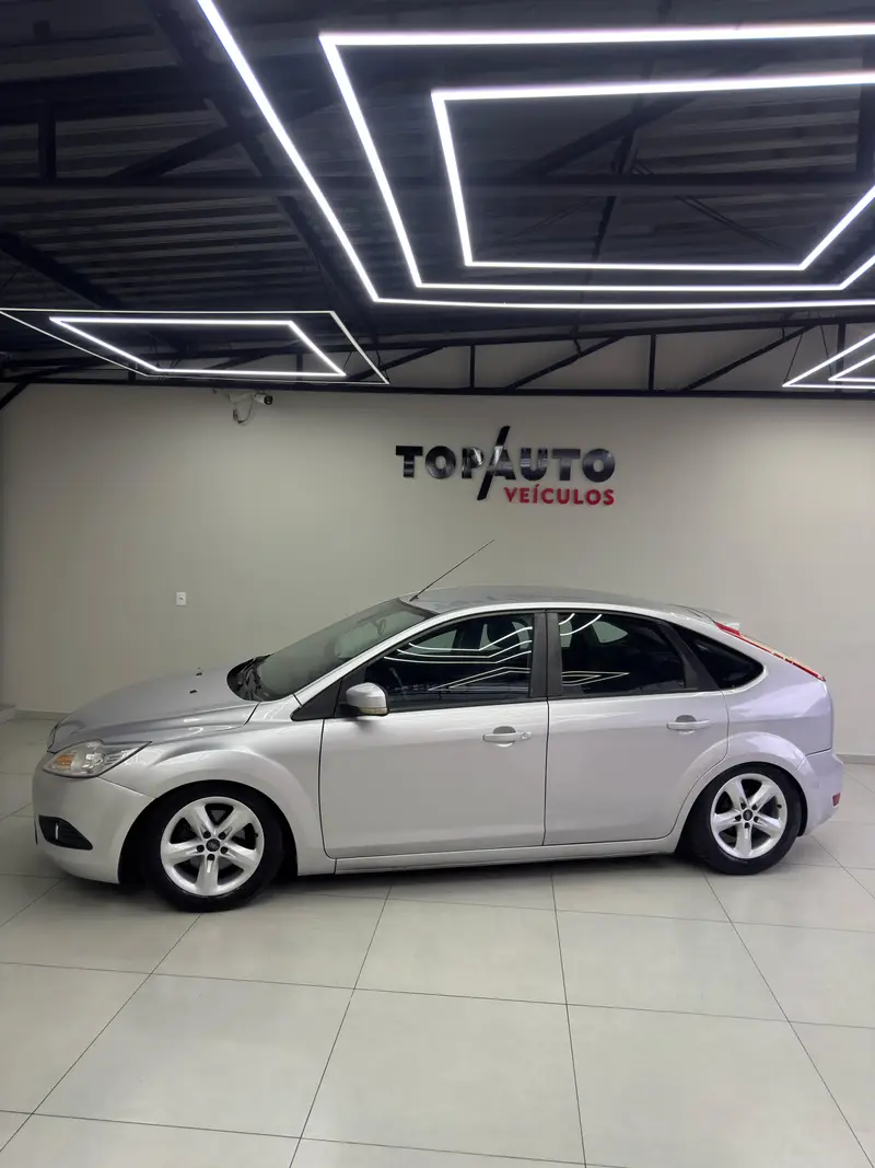 Ford Focus Sedan 1.6 16V (Flex)