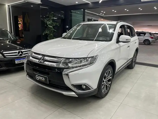 Carro Mitsubishi Outlander 2016 2.2 DI-D 4WD (Aut)