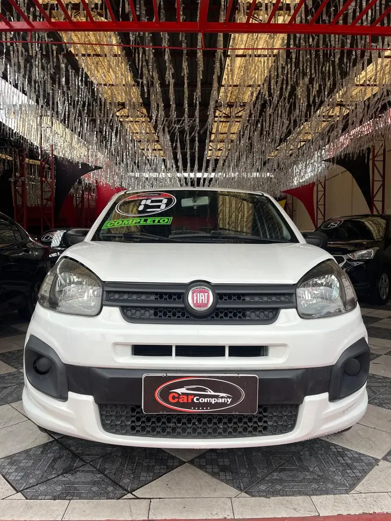 Fiat Uno Attractive 1.0 8V (Flex) 4p
