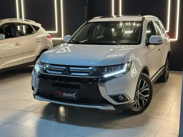 Carro Mitsubishi Outlander 2016 2.2 DI-D 4WD (Aut)