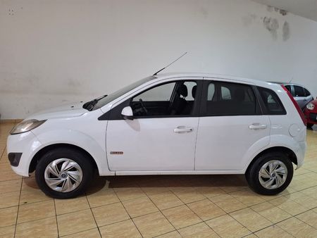 Fiesta Hatch SE Rocam 1.6 (Flex)