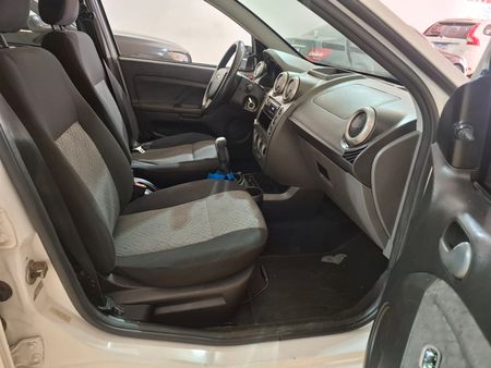 Fiesta Hatch SE Rocam 1.6 (Flex)