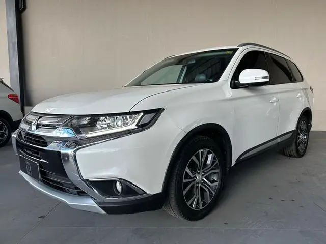 Carro Mitsubishi Outlander 2018 Comfort 2.0 16V (Aut)