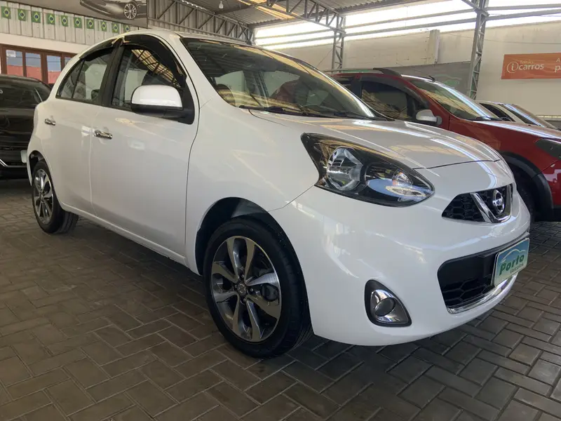 Nissan March 1.6 16V SL CVT (Flex)