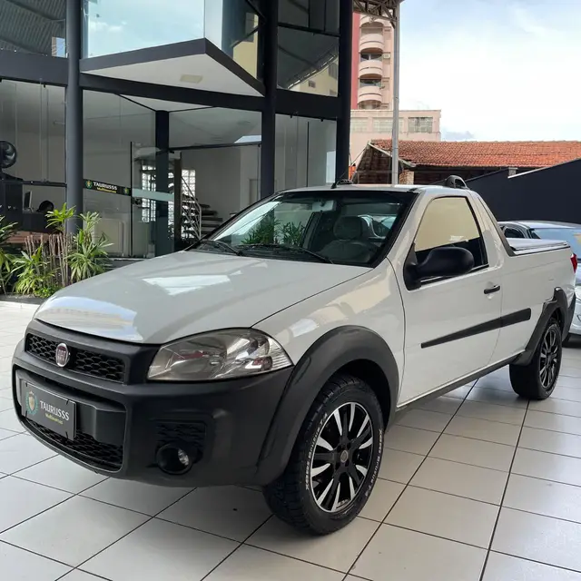Carro Fiat Strada 2015 Working 1.4 (Flex)