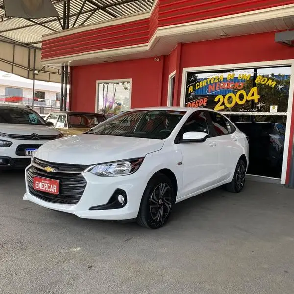 Carro Chevrolet Onix Plus 2024 LT 1.0