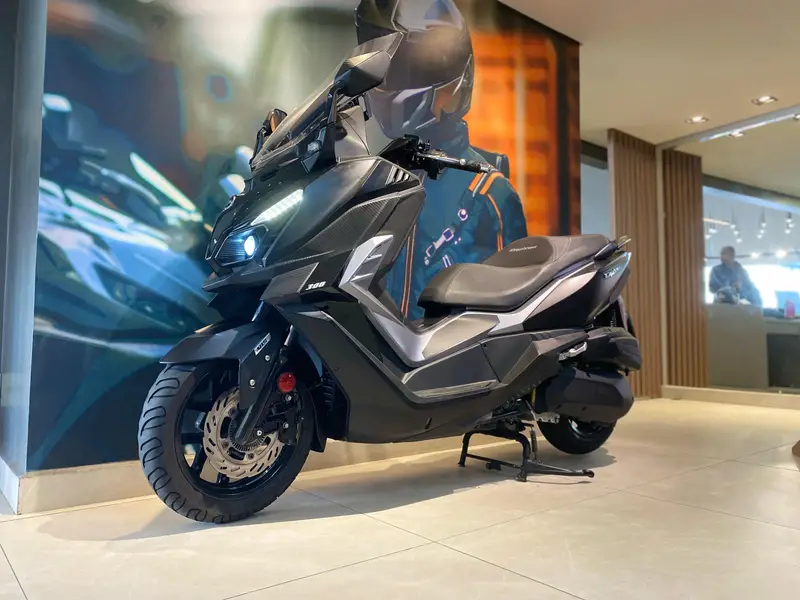Dafra Cruisym 300