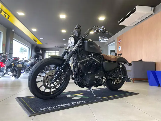 Carro Harley-Davidson Sportster XL 883 2014 Iron