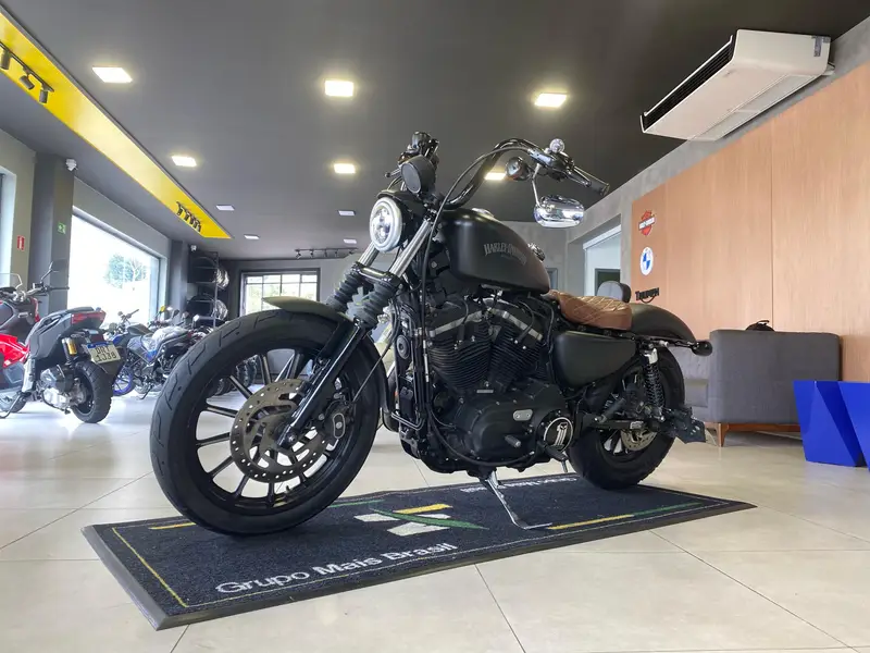 Harley-Davidson Sportster XL 883 Iron