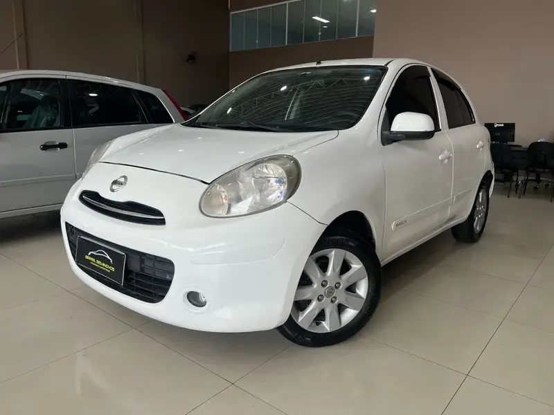 Nissan March 1.6 16V S (Flex)