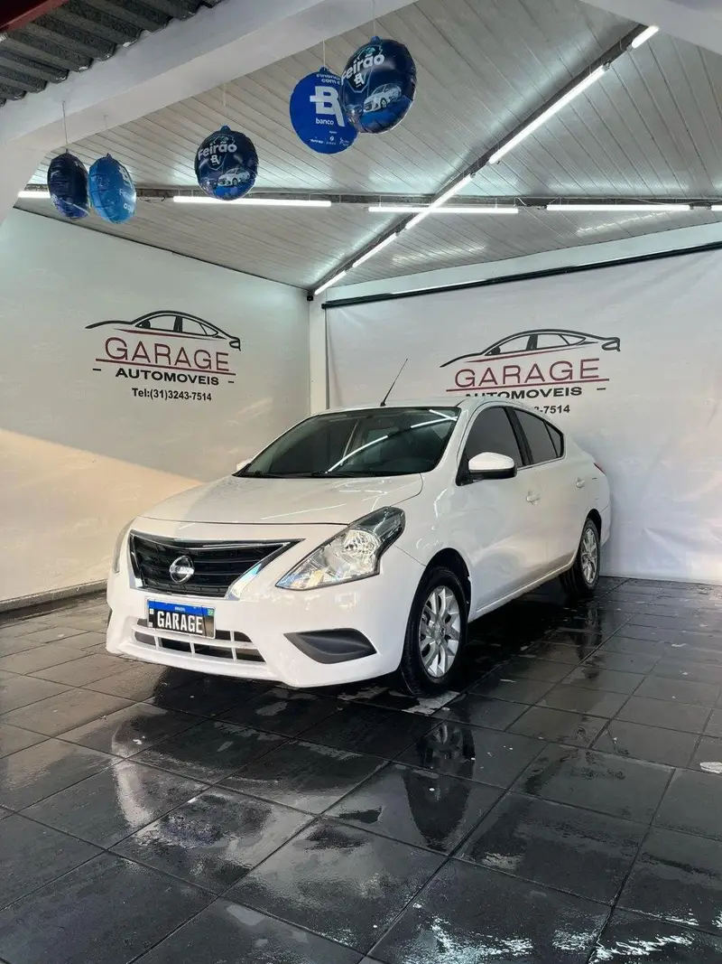 Nissan Versa 1.6 16V SV FlexStart CVT (Flex)