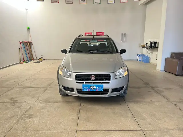 Carro Fiat Strada 2011 Working 1.4 (Flex) (Cabine Dupla)