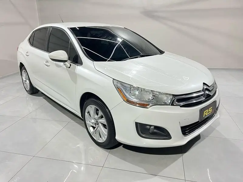 Citroën C4 Lounge Tendance 2.0 16V (Flex)