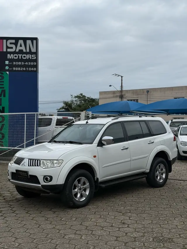 Carro Mitsubishi Pajero Dakar 2013 3.2 4WD (Aut)