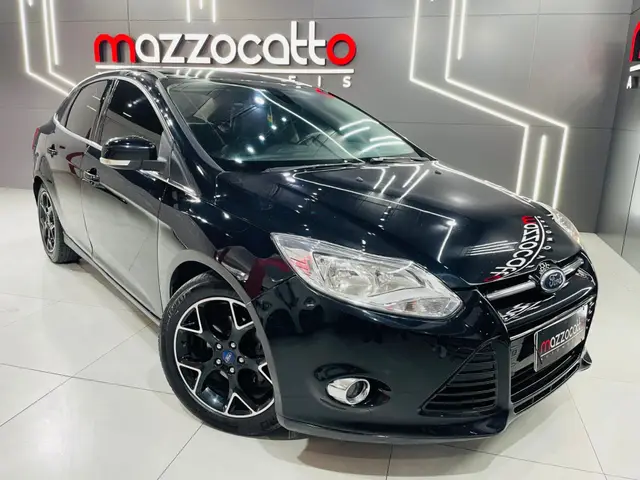 Carro Ford Focus Hatch 2014 Titanium Plus 2.0 16V PowerShift