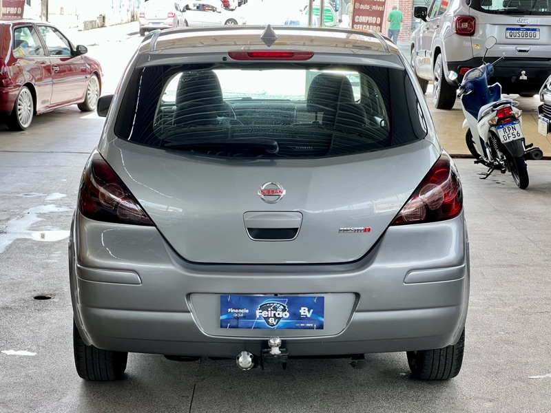 NISSAN TIIDA