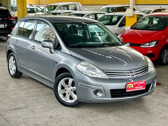 Carro Nissan Tiida 2012 S 1.8 (flex)