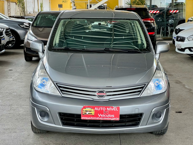 NISSAN TIIDA