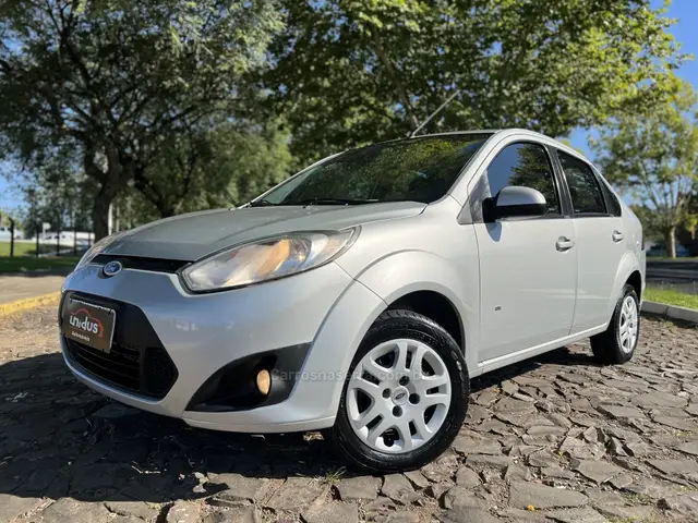 Carro Ford Fiesta Sedan 2014 SE 1.6 Rocam (Flex)